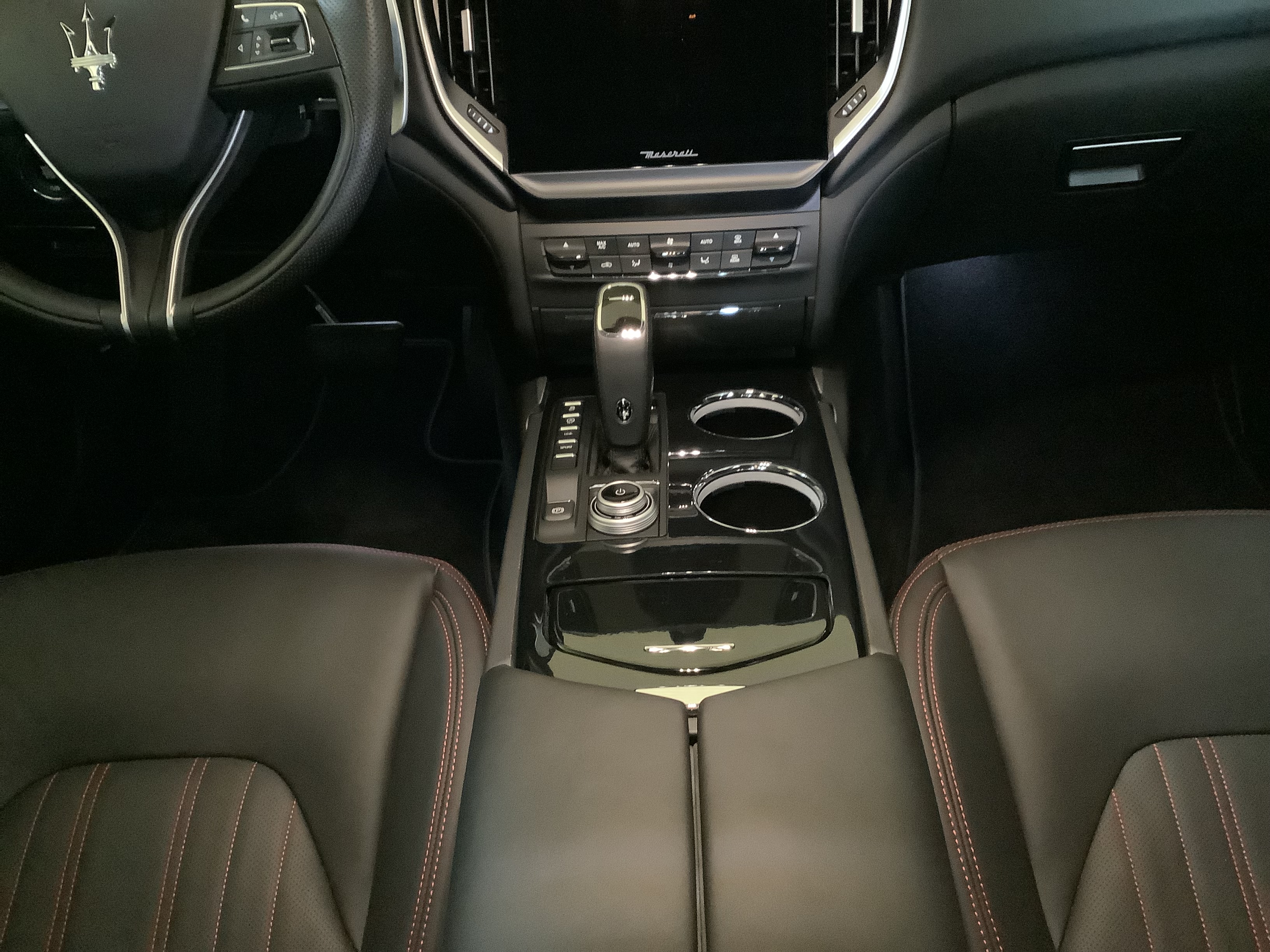 Used 2023 Maserati Ghibli Modena RWD image 14