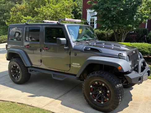 Used 2014 Jeep Wrangler Unlimited Sport w/ Quick Order Package 24S AWD/4WD image 2