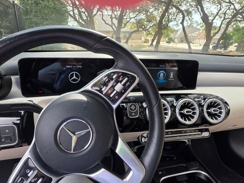 Used 2020 Mercedes-Benz CLA 250 image 15