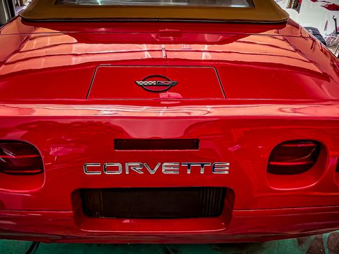 Used 1992 Chevrolet Corvette Convertible image 6