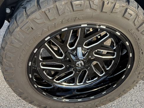 Used 2023 GMC Sierra 3500 Denali w/ Denali Ultimate Package image 5