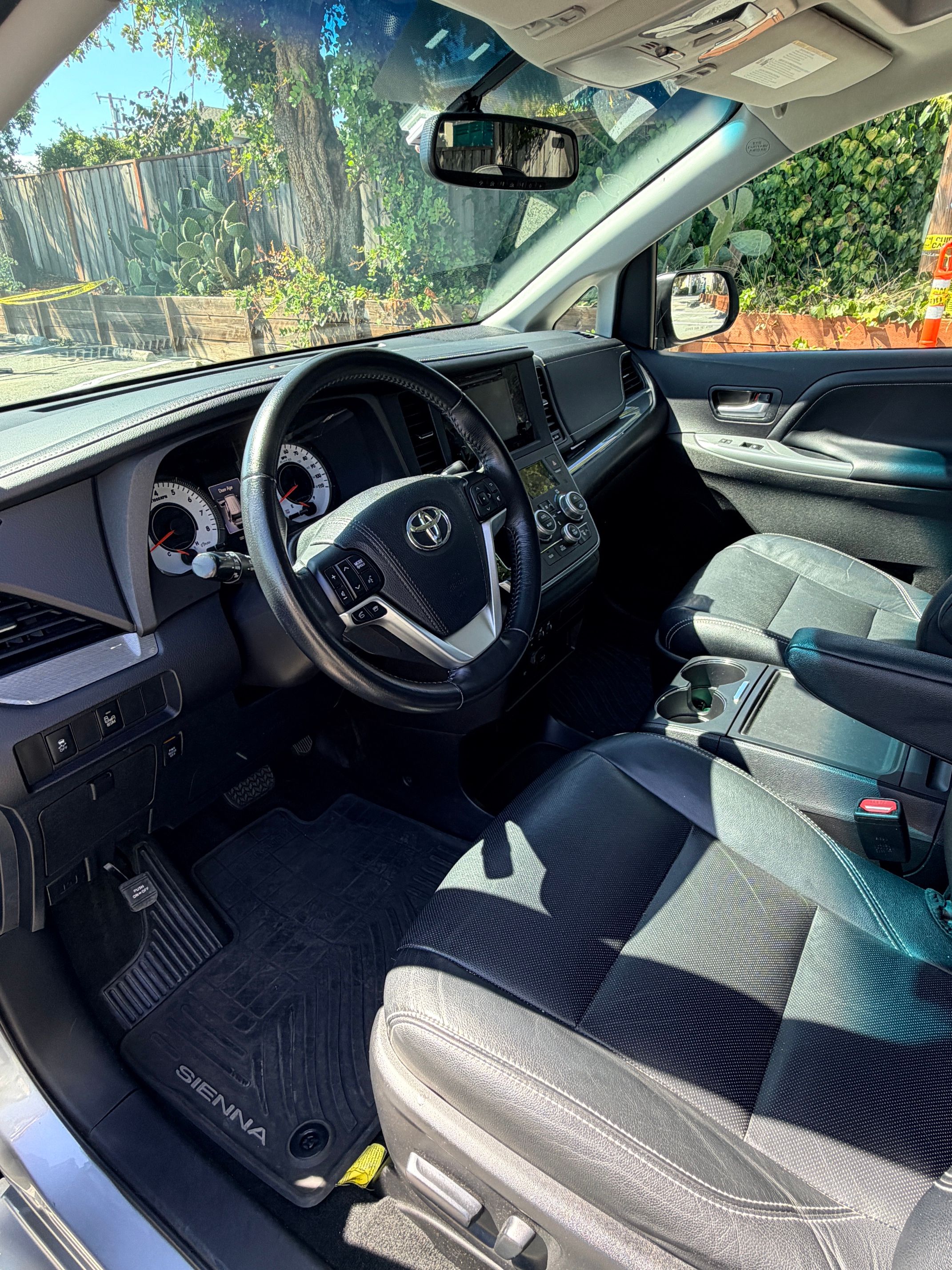 Used 2015 Toyota Sienna SE Premium FWD image 15