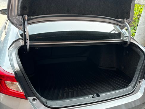 Used 2018 Honda Accord Sport image 11