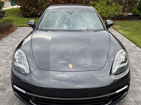 Used 2018 Porsche Panamera 4S image 9