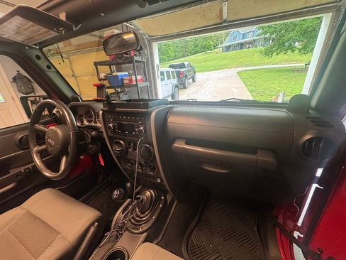 Used 2008 Jeep Wrangler Rubicon w/ PWR Convenience Group AWD/4WD image 17
