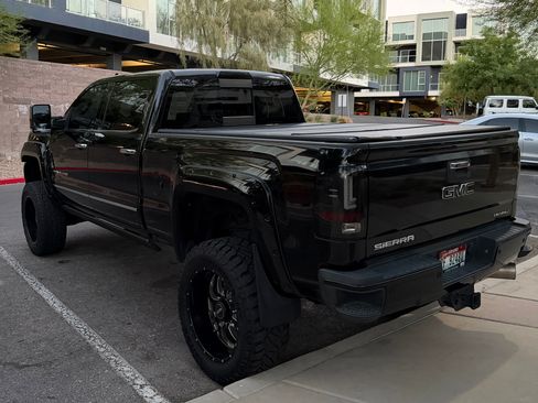 Used 2016 GMC Sierra 2500 Denali w/ Duramax Plus Package AWD/4WD image 6