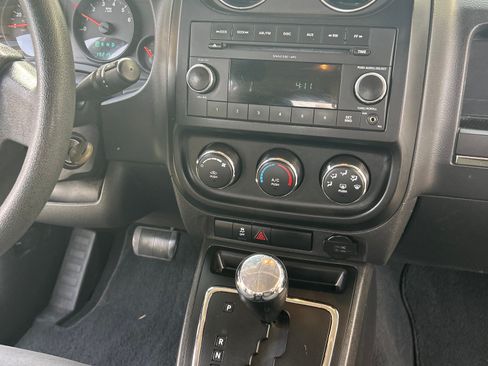 Used 2010 Jeep Patriot Sport image 10