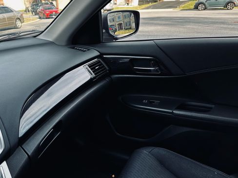 Used 2013 Honda Accord Sport image 15