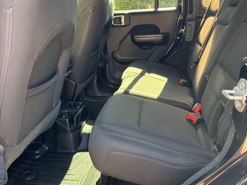 Used 2020 Jeep Wrangler Unlimited Sport S image 8