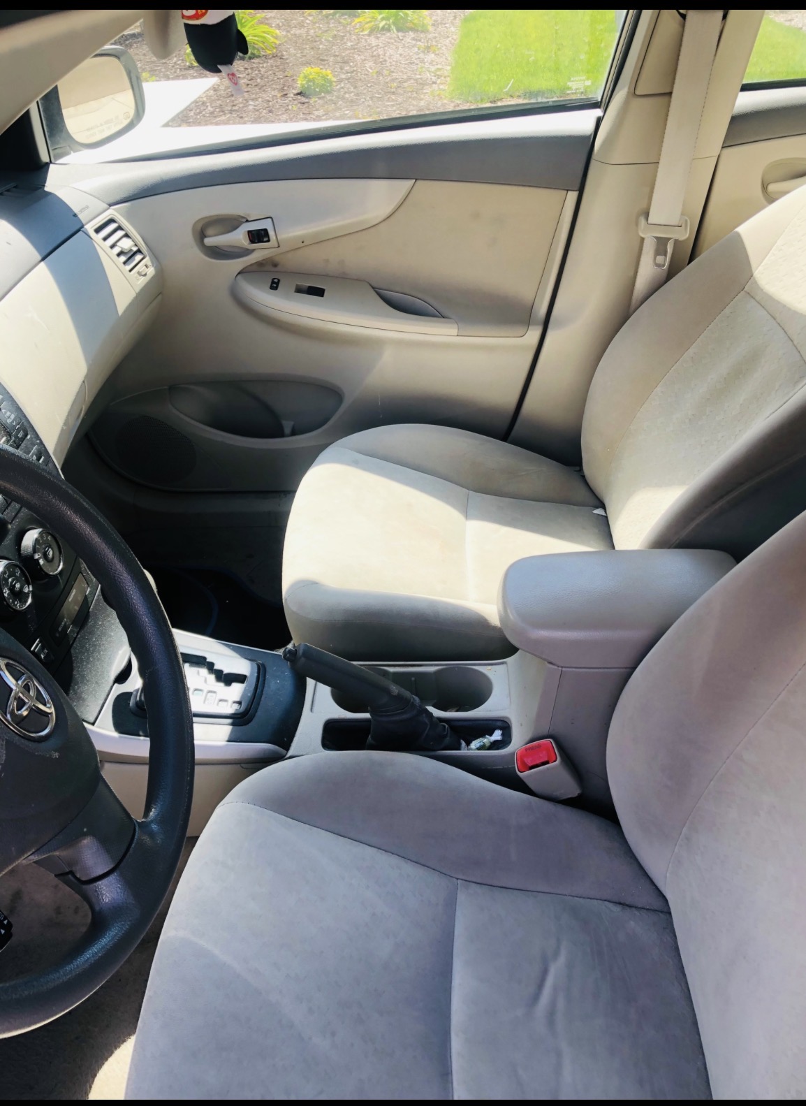 Used 2009 Toyota Corolla LE w/ All Weather Guard Pkg FWD image 4