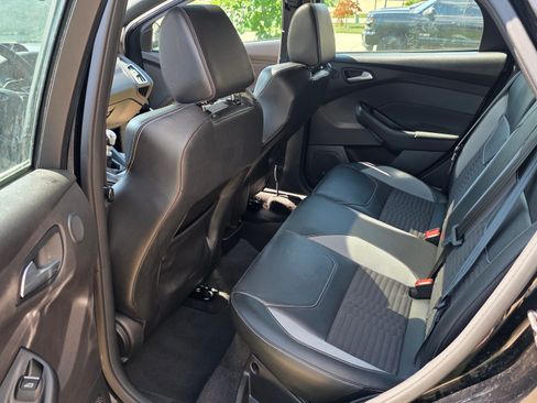 Used 2018 Ford Focus ST w/ Equipment Group 401A FWD image 22