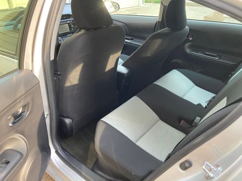 Used 2016 Toyota Prius C Three image 8