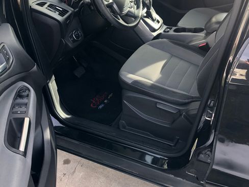 Used 2013 Ford Escape SE image 2