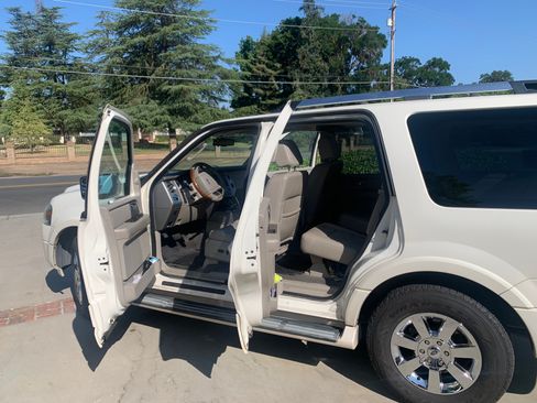 Used 2007 Ford Expedition Limited image 18
