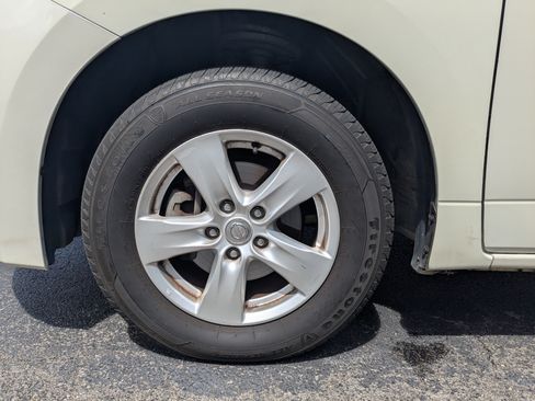 Used 2017 Nissan Quest SV image 28