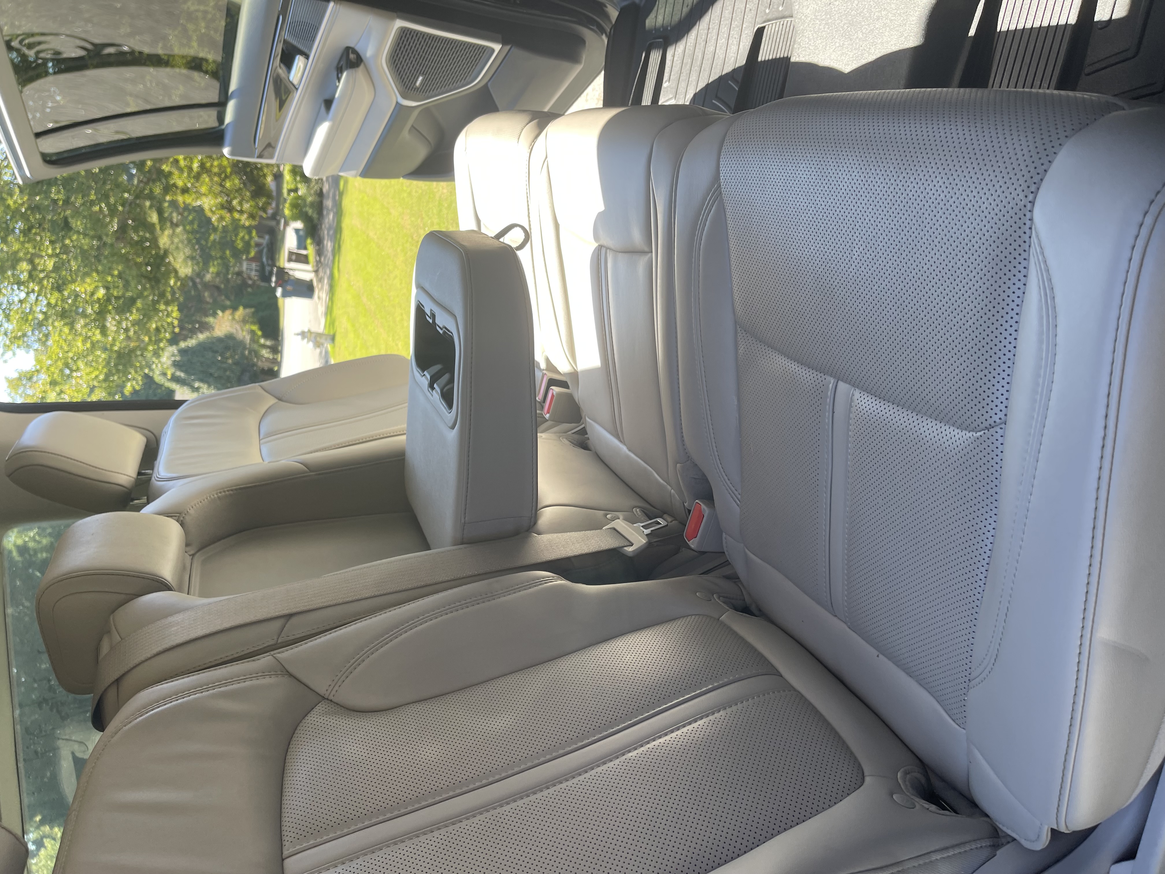 Used 2022 Jeep Wagoneer Series I AWD/4WD image 4