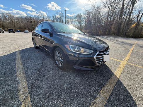 Used 2018 Hyundai Elantra SEL image 1