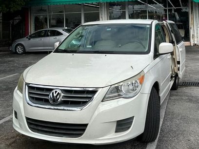 Used 2010 Volkswagen Routan SE