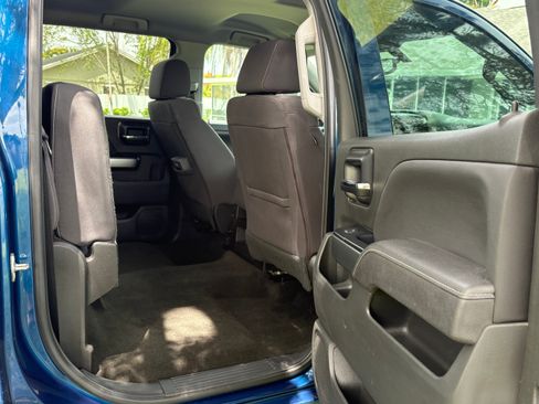 Used 2018 Chevrolet Silverado 1500 LT w/ All Star Edition image 27