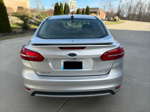 Used 2016 Ford Focus SE w/ SE Sport Package image 18