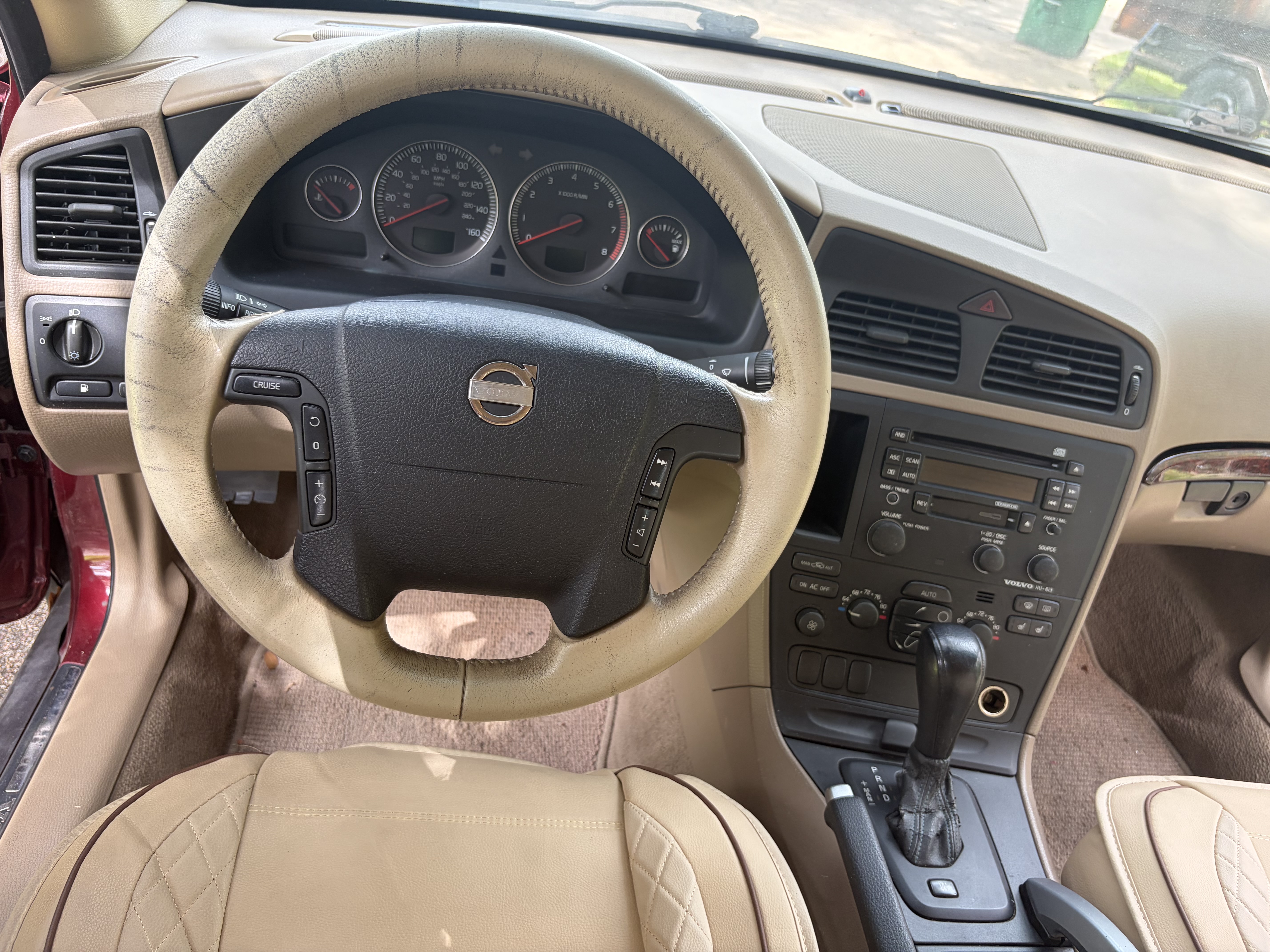 Used 2004 Volvo XC70 AWD/4WD image 13