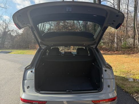 Used 2021 Audi SQ5 Premium Plus w/ Premium Plus Package image 18