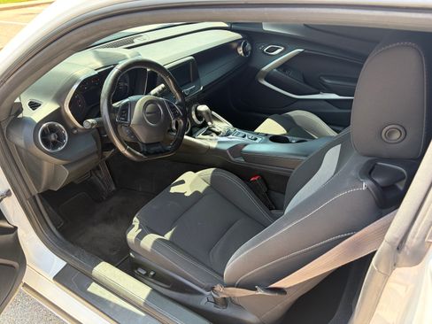Used 2017 Chevrolet Camaro LT RWD image 6
