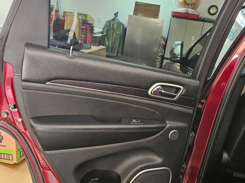 Used 2017 Jeep Grand Cherokee Summit image 14