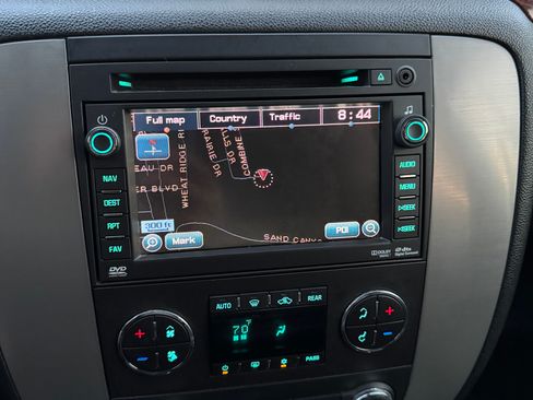 Used 2011 GMC Yukon SLT AWD/4WD image 15