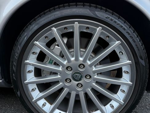 Used 2004 Jaguar XJ8 image 27