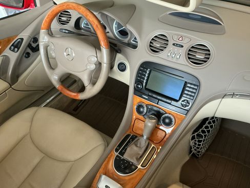 Used 2008 Mercedes-Benz SL 550 image 11