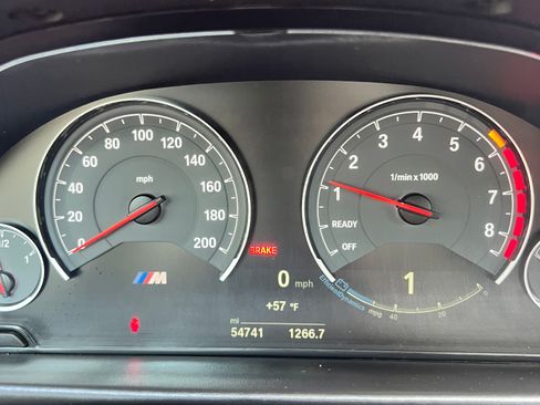 Used 2018 BMW M4 Convertible image 9