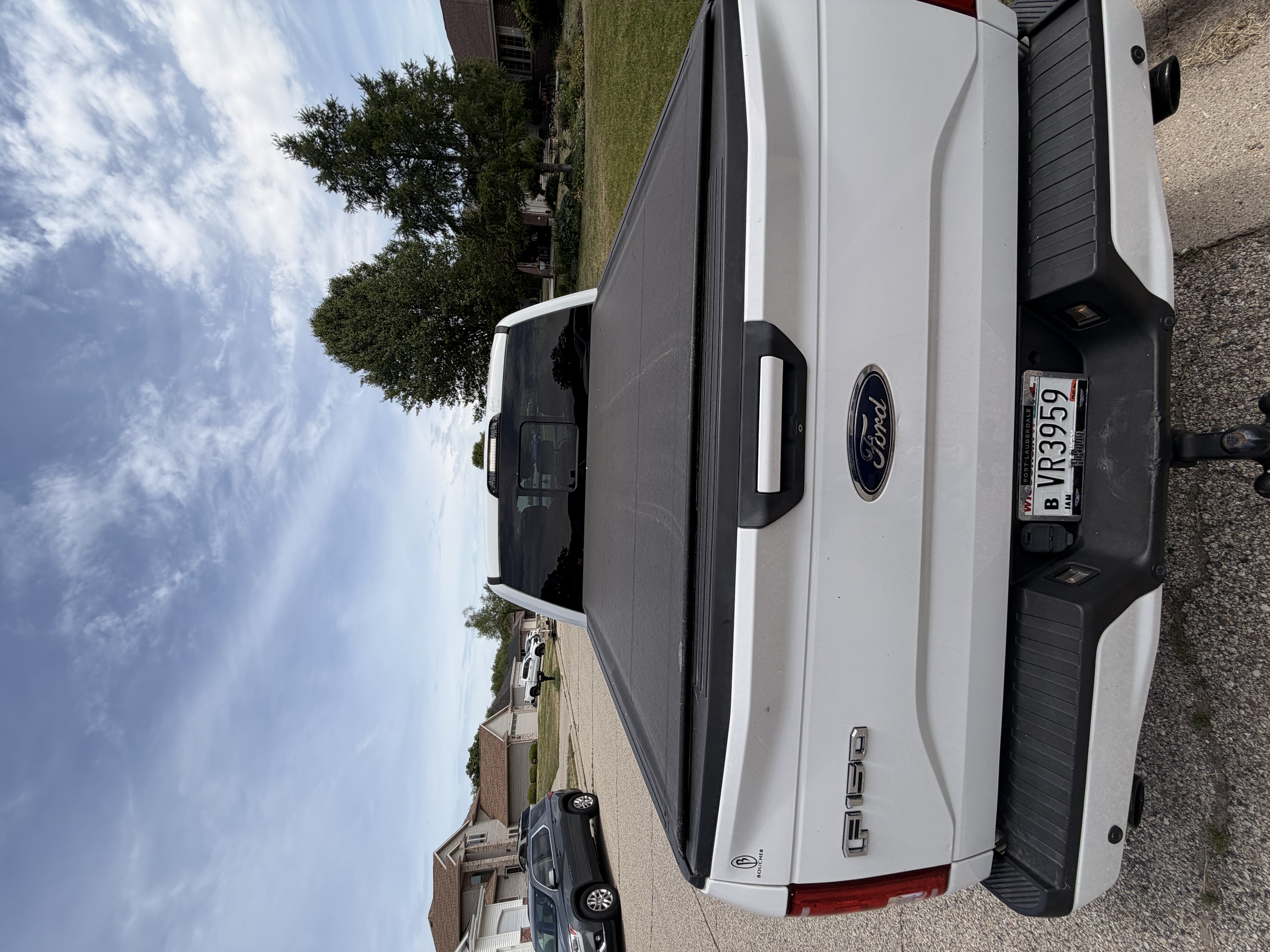 Used 2015 Ford F150 XLT w/ Equipment Group 302A Luxury AWD/4WD image 2
