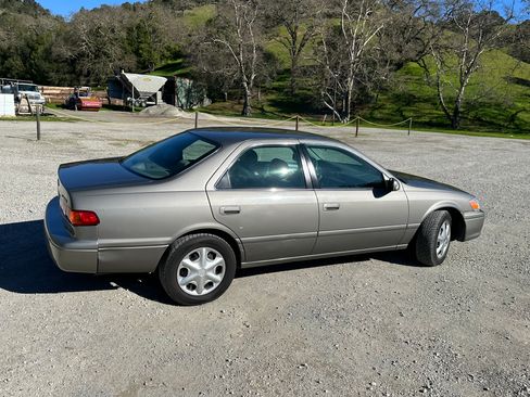 Used 2001 Toyota Camry CE image 5