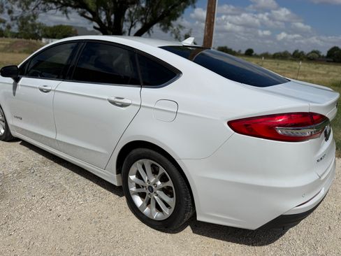 Used 2019 Ford Fusion SE FWD image 18