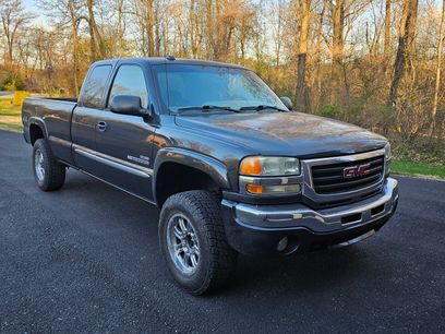 Used 2004 GMC Sierra 2500 SLE w/ Skid Plate Package