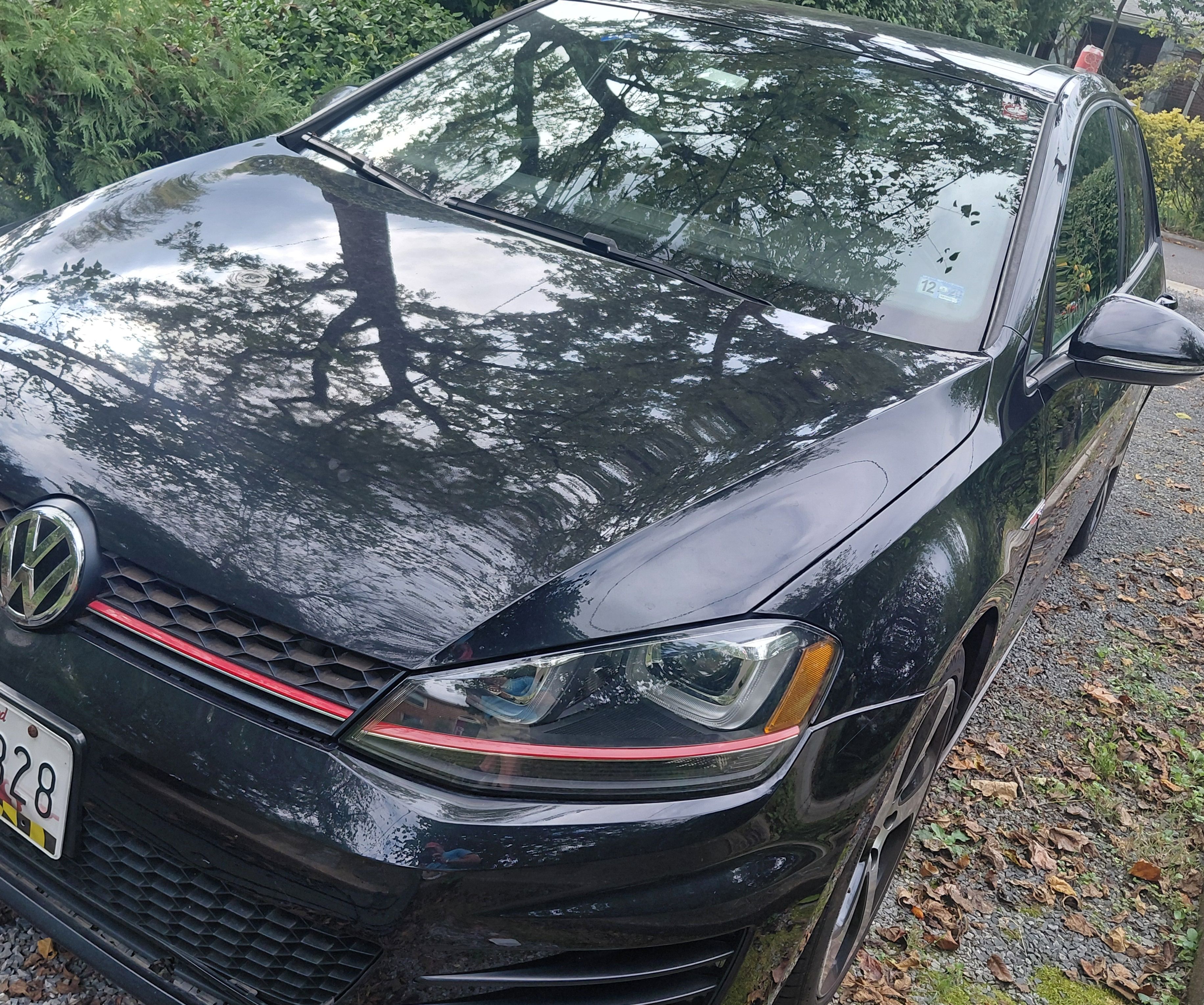 Used 2017 Volkswagen GTI SE FWD image 1