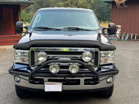 Used 2005 Ford F350 Lariat AWD/4WD image 2