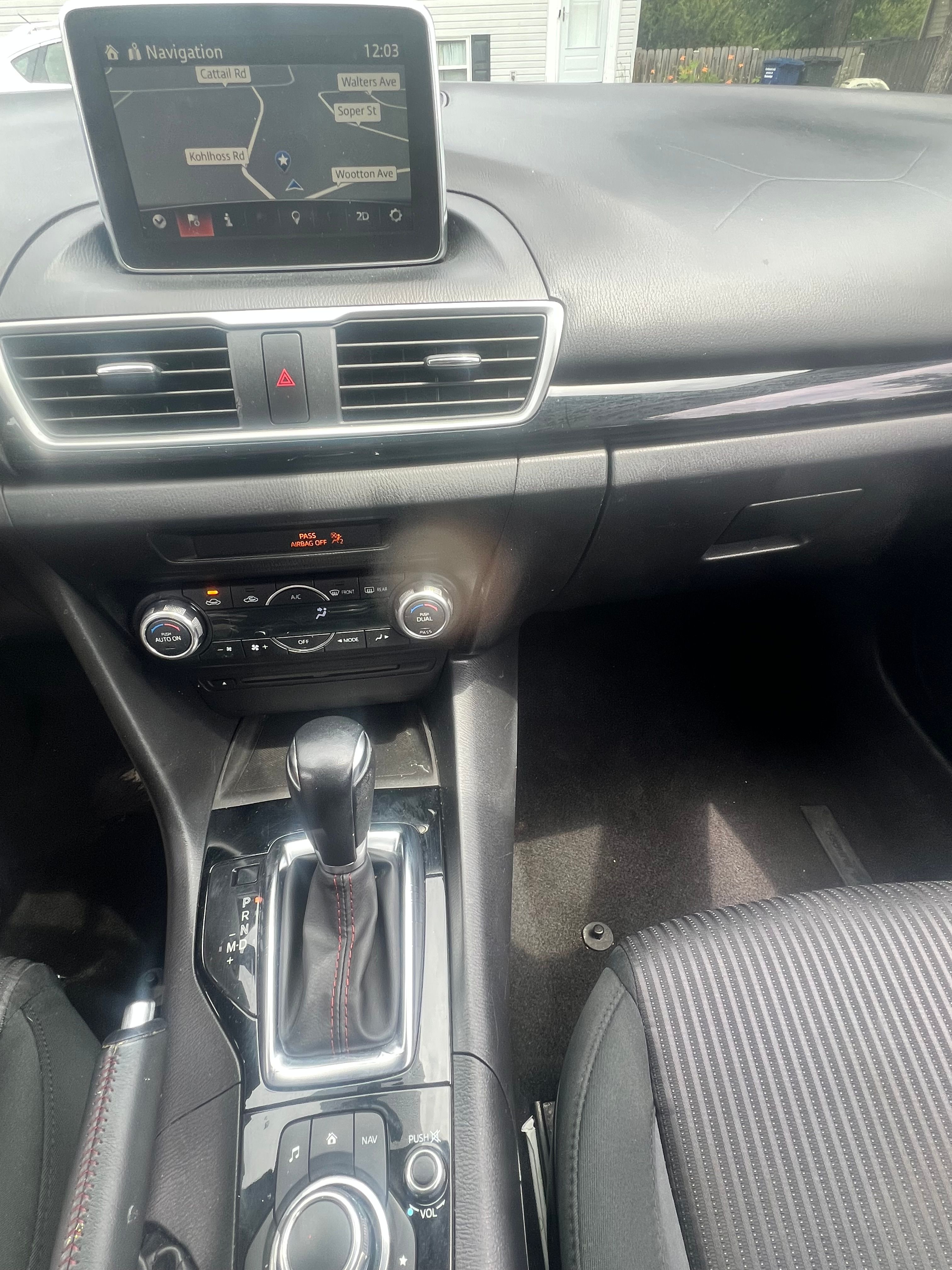 Used 2014 MAZDA MAZDA3 i Touring w/ Technology Package FWD image 10