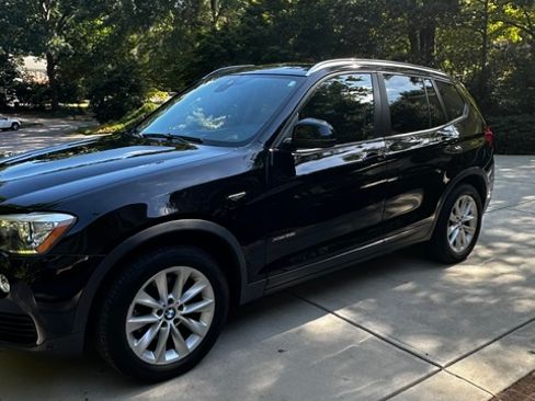 Used 2017 BMW X3 xDrive28i AWD/4WD image 2