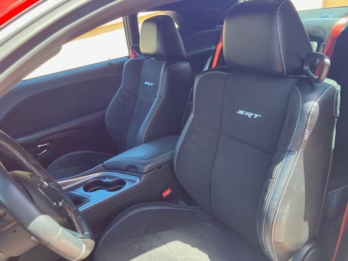 Used 2015 Dodge Challenger SRT Hellcat RWD image 9