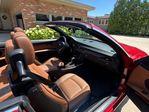 Used 2012 BMW 335i Convertible RWD image 6