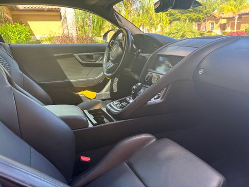 Used 2021 Jaguar F-TYPE Coupe RWD image 9