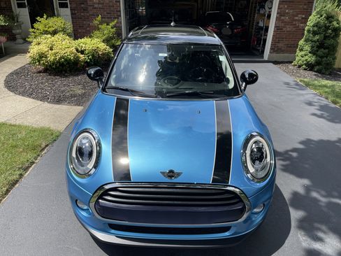 Used 2016 MINI Cooper 4-Door Hardtop image 11