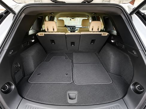 Used 2019 Cadillac XT5 AWD image 12