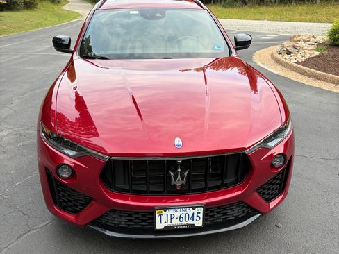 Used 2020 Maserati Levante GranSport AWD/4WD image 10