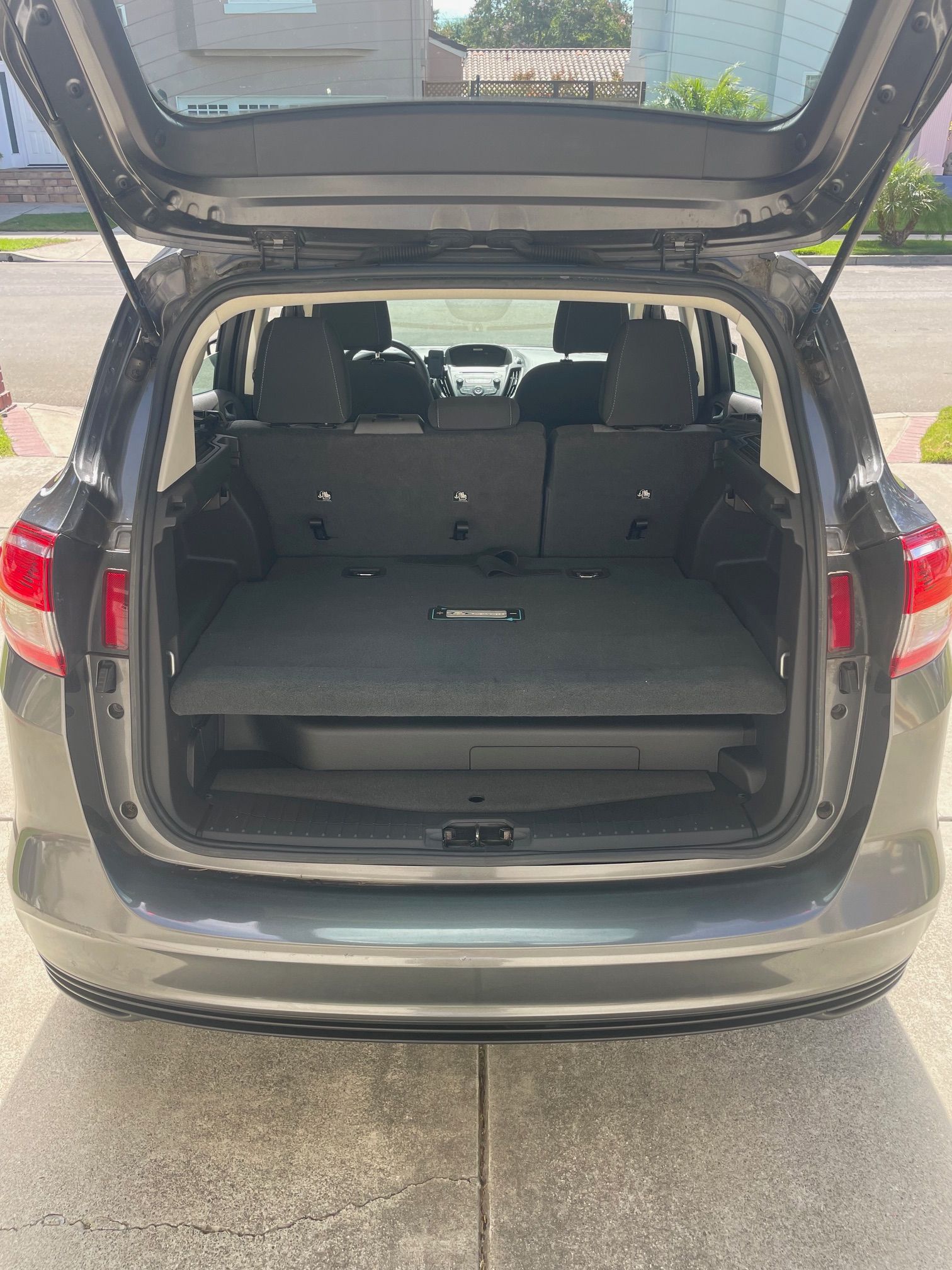 Used 2017 Ford C-MAX Energi SE FWD image 6