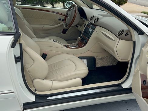 Used 2008 Mercedes-Benz CLK 350 Cabriolet image 10
