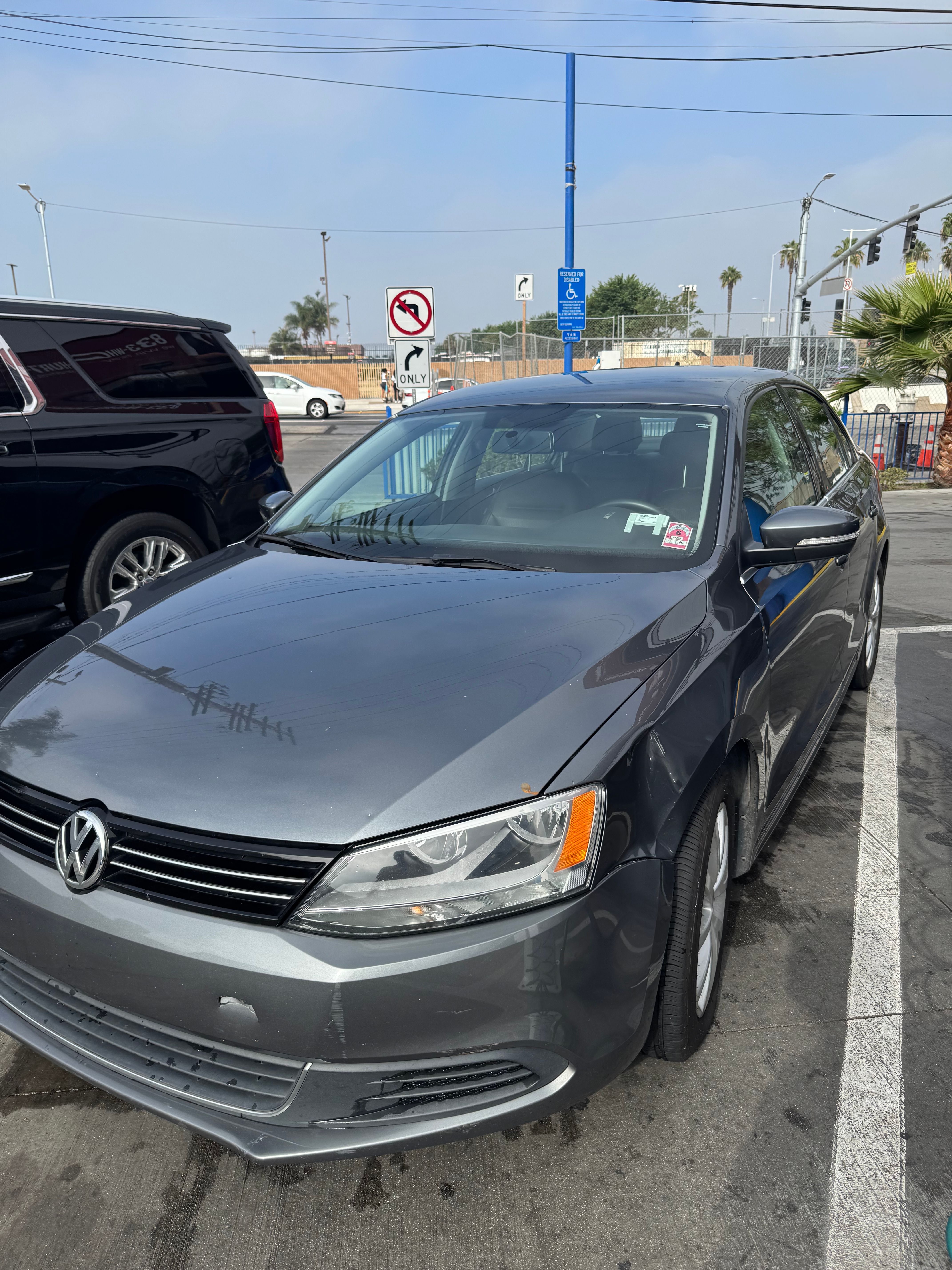 Used 2013 Volkswagen Jetta SE FWD image 1