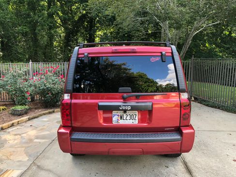 Used 2006 Jeep Commander 2WD image 3